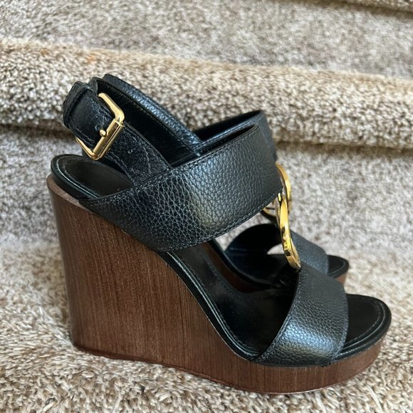 LOUIS VUITTON Calfskin Vedette Wedge Sandals - Picture 3 of 16